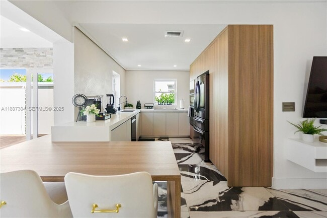 Foto del edificio - 1544 Michigan Ave