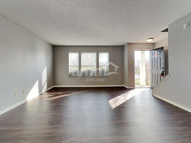 Foto del edificio - 12218 Maize Dr