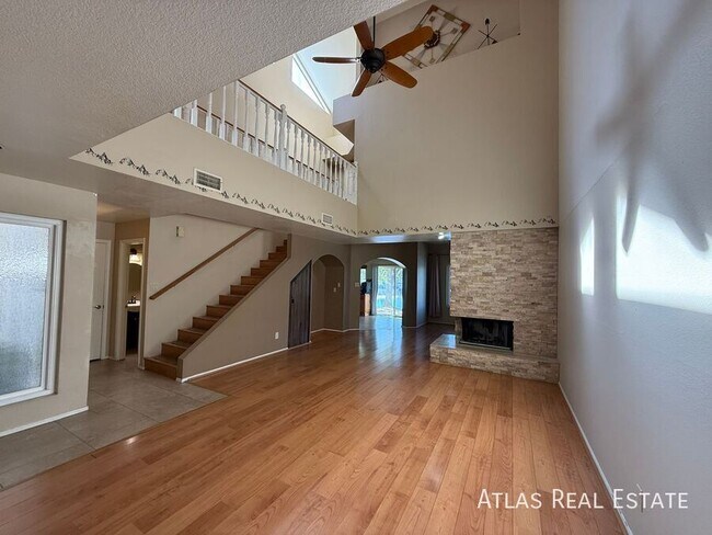 Building Photo - 1425 W Coral Reef Dr