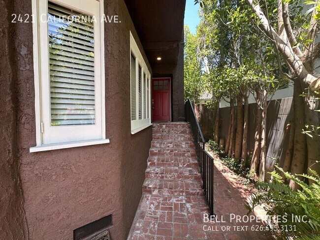Foto del edificio - 2421 California Ave