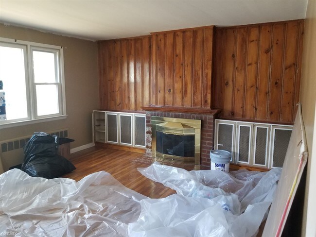 Building Photo - 4 br, 1 bath House - 27 Beechwood Ave