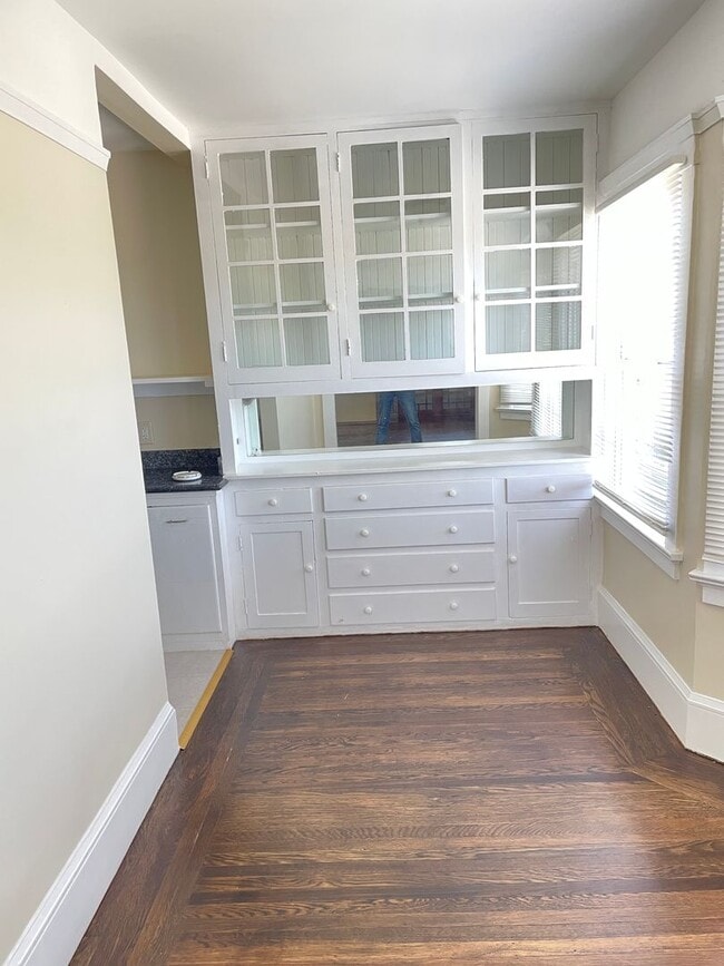 Building Photo - 03575