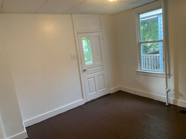 Foto del edificio - York City-4 Bedroom 1 Bath House