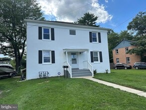 Building Photo - 526 Pingree Ave