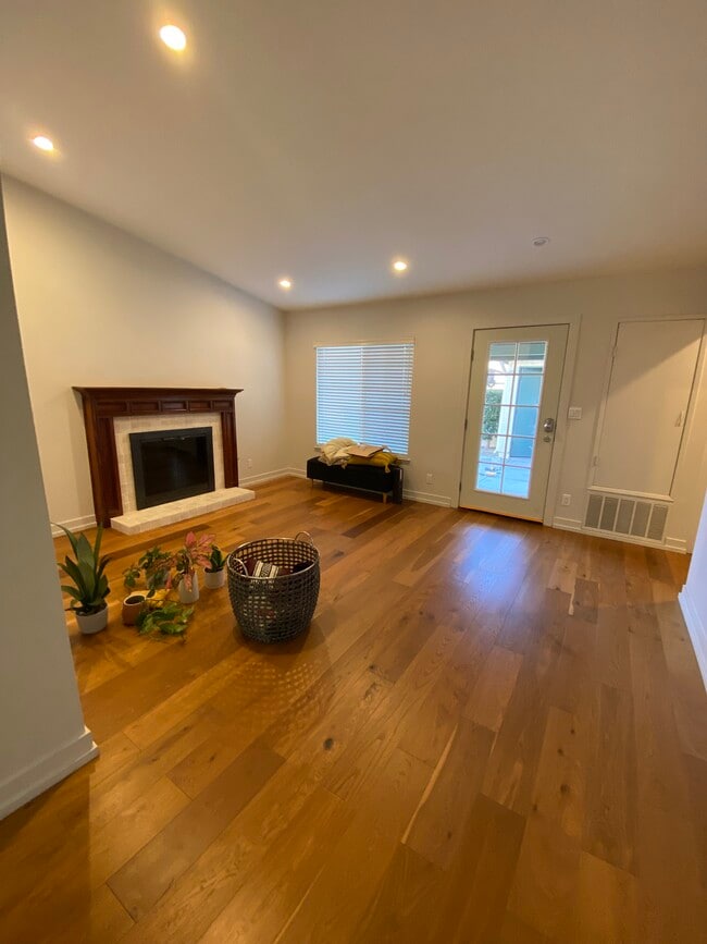 Building Photo - 26107 Galvez Ct