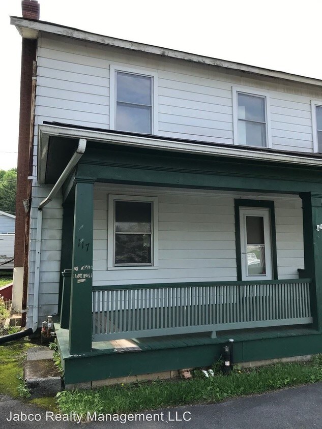 Primary Photo - 115-117 Hazel St