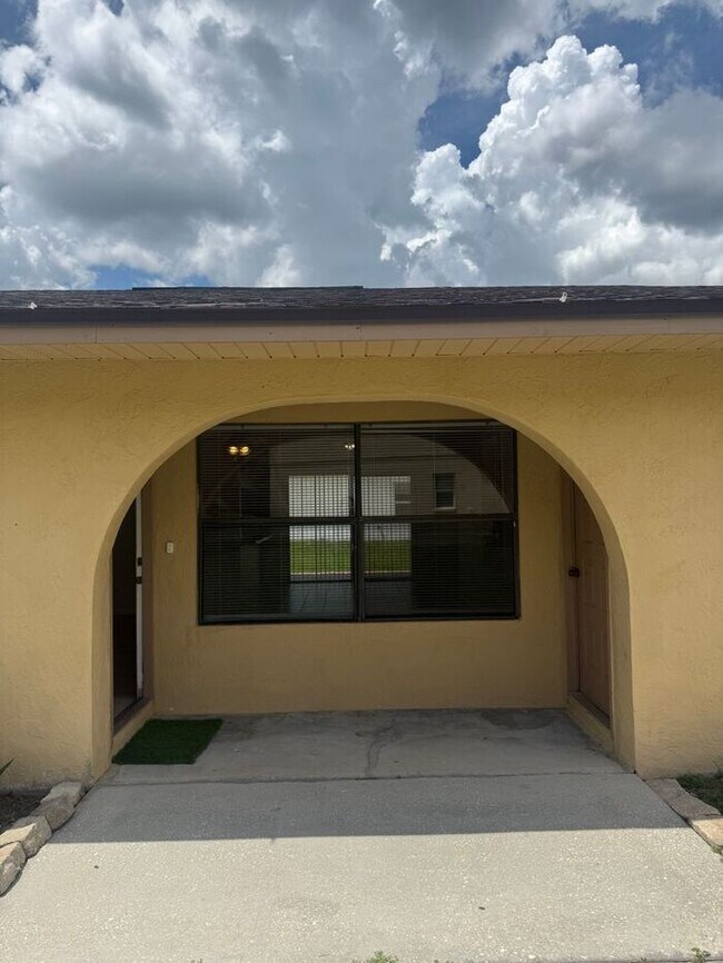 Foto del edificio - Duplex in Poinciana