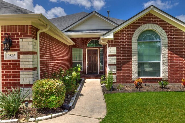 Building Photo - 2503 Crystal Forest Court