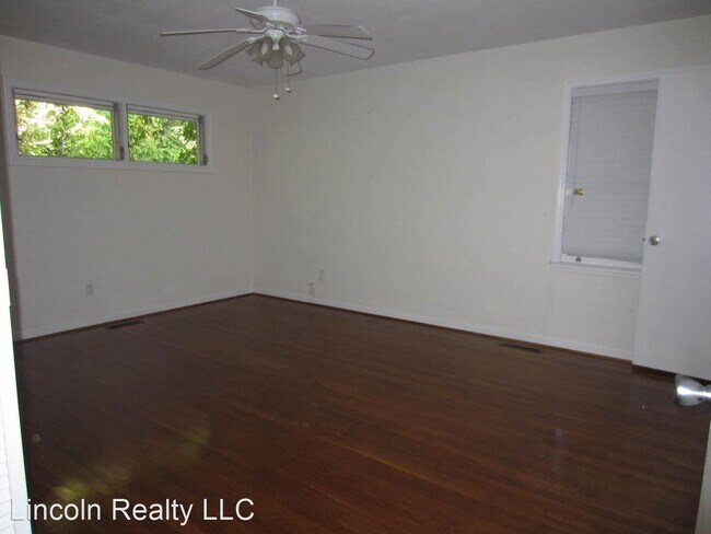 Building Photo - 3 br, 2 bath House - 5 Lakeview Circle