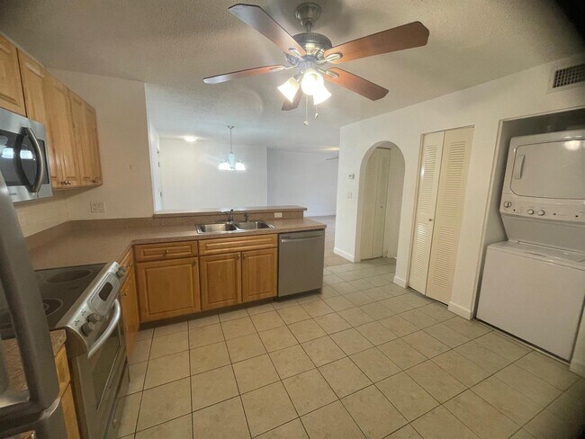 Building Photo - 10115 W Sunrise Blvd