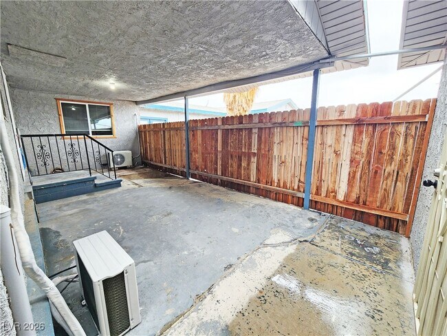 Foto del edificio - 2220 W Bell Vista Ave