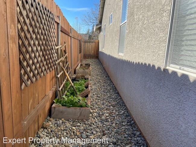 Building Photo - 3 br, 2 bath House - 2947 Red Clover Way
