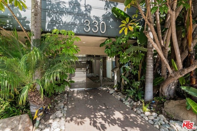Foto del edificio - 330 S Barrington Ave