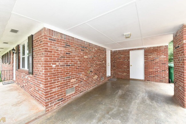 Building Photo - 3667 Glen Falls Dr
