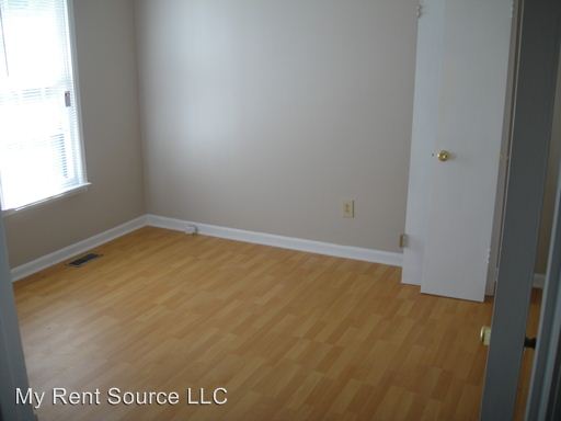 Building Photo - 789 Redland Dr