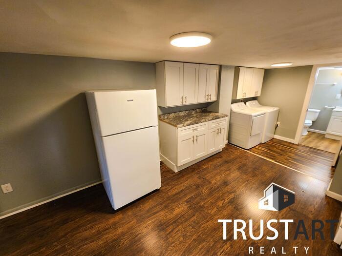 Primary Photo - 1 bedroom apartment in Frankford