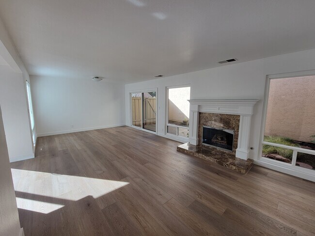 Foto del edificio - 125 Northcreek Cir