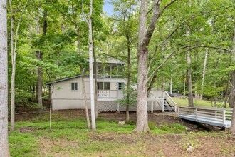 Building Photo - 101 Birchside Cir