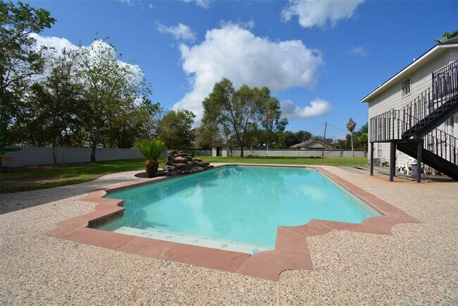 Foto del edificio - 8088 County Rd 128