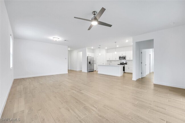 Foto del edificio - 14303 Winding Cedar Wy