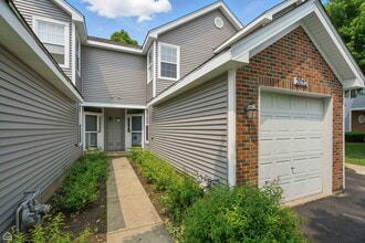 Building Photo - 2052 Waverly Ln
