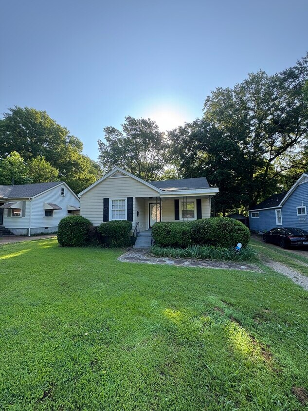 Primary Photo - 3461 Douglass Ave