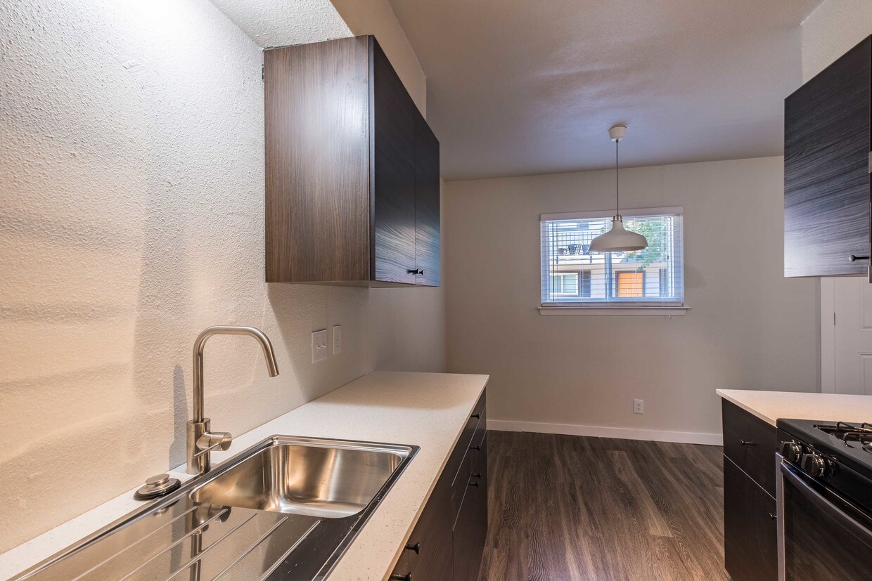 Foto principal - 7945 Gault St