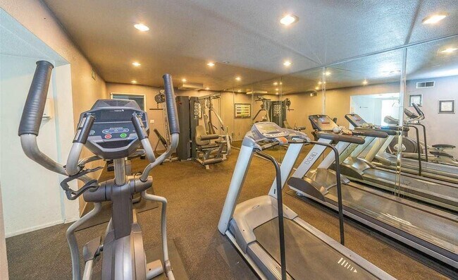 Foto del edificio - 680 Dartmore Ln