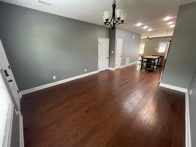 Foto del edificio - 7127 Deer Springs Way
