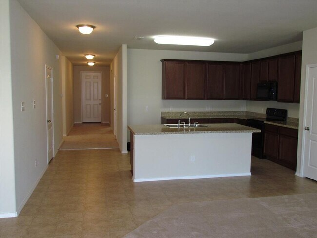 Foto del edificio - 9217 Blackstone Dr