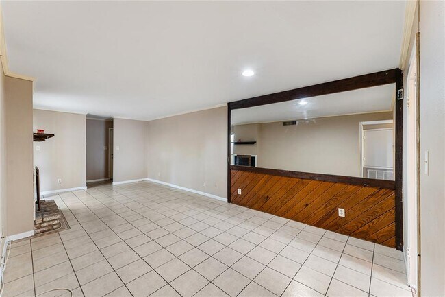 Building Photo - 6401 Deihl Rd