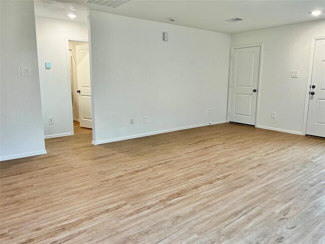 Building Photo - 751 Hackberry