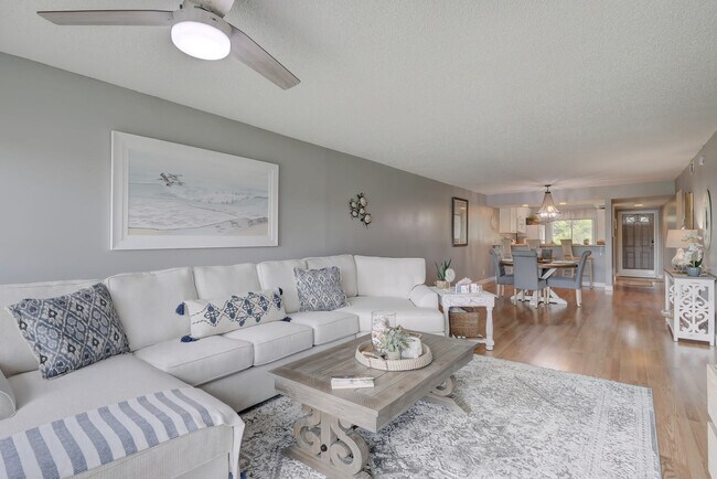 Foto del edificio - 154 Palm Dr