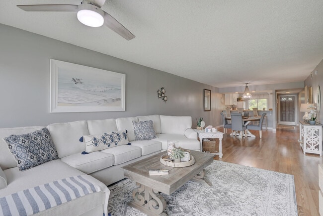 Building Photo - 154 Palm Dr