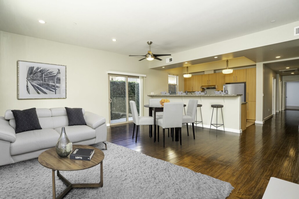 Building Photo - 6462 Woodley Ave
