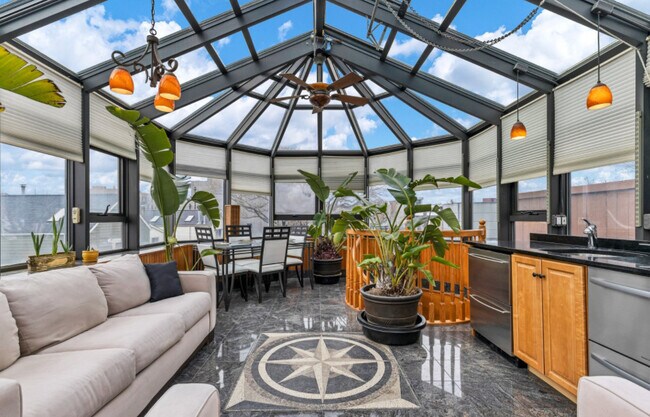 Foto del edificio - 1737 N Campbell Ave