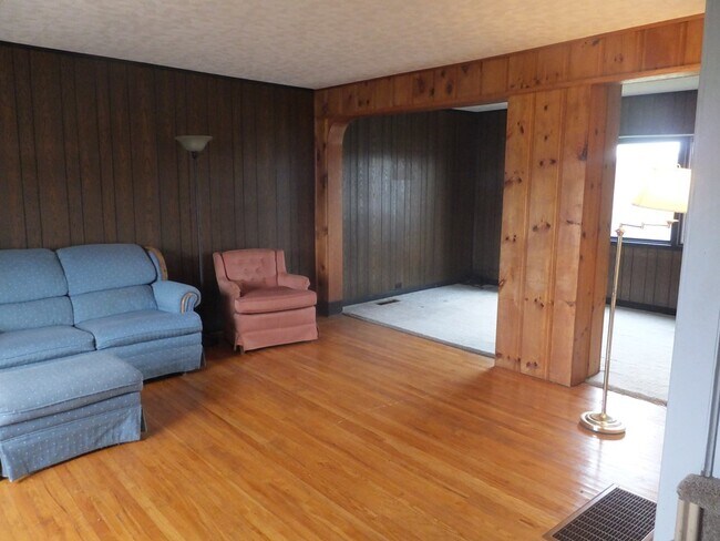 Building Photo - 1535 Stewart Rd