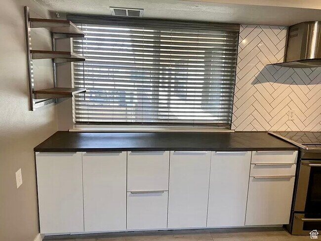 Foto del edificio - 1555 E 3900 S