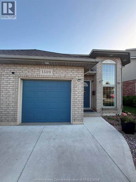 Building Photo - 1509 Durocher Dr