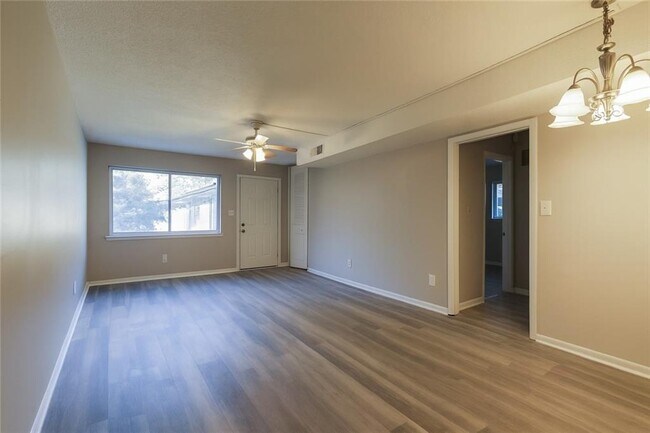 Foto del edificio - 3300 College St