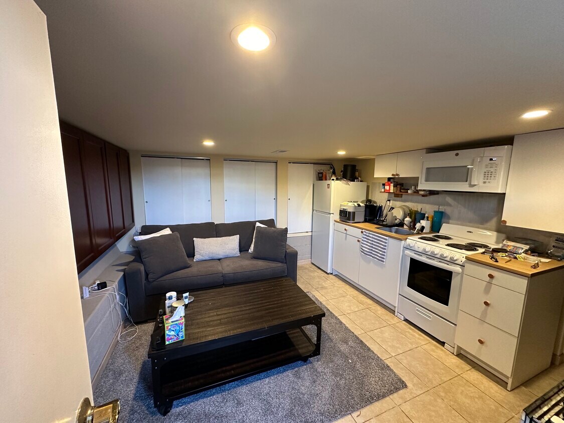 Foto principal - 615 Rolph St