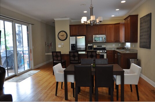 Dining Room - 2531 W Moffat St