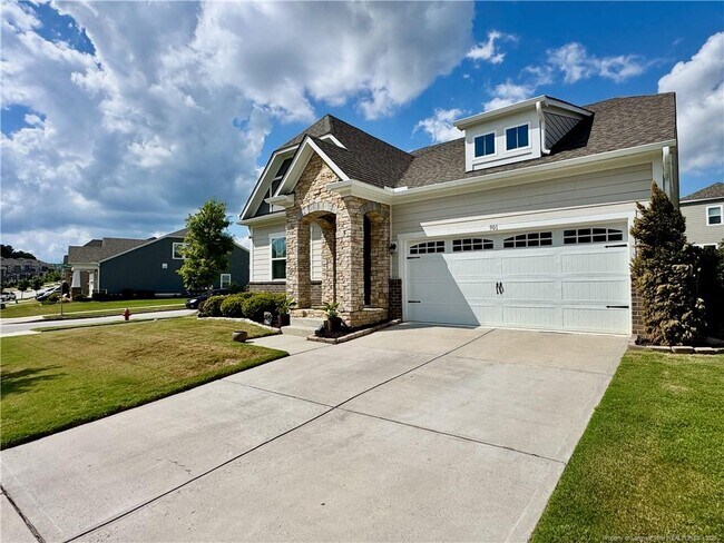 Building Photo - 901 Sage Oak Ln