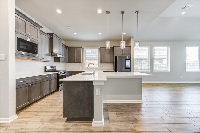Building Photo - 16811 Ruellia Field Rd