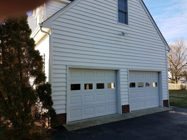 Foto del edificio - 8004 Lake Haven Dr