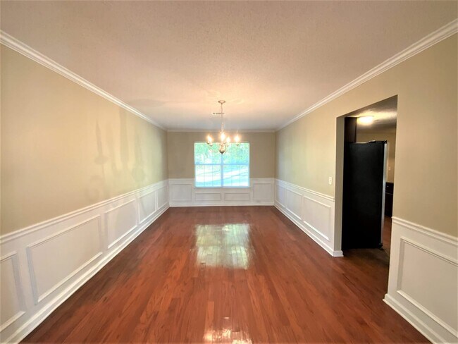 Building Photo - 261 Othello Dr