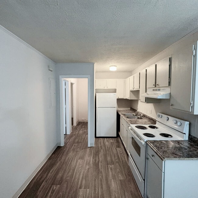 Oakwood Apartments in Richmond, VA