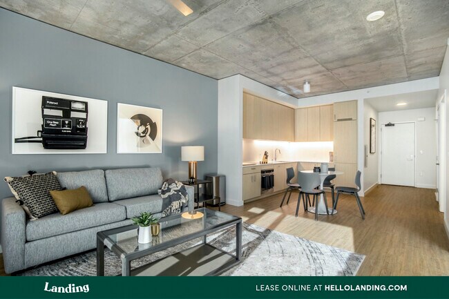 Foto del edificio - 4949 S Landing Dr