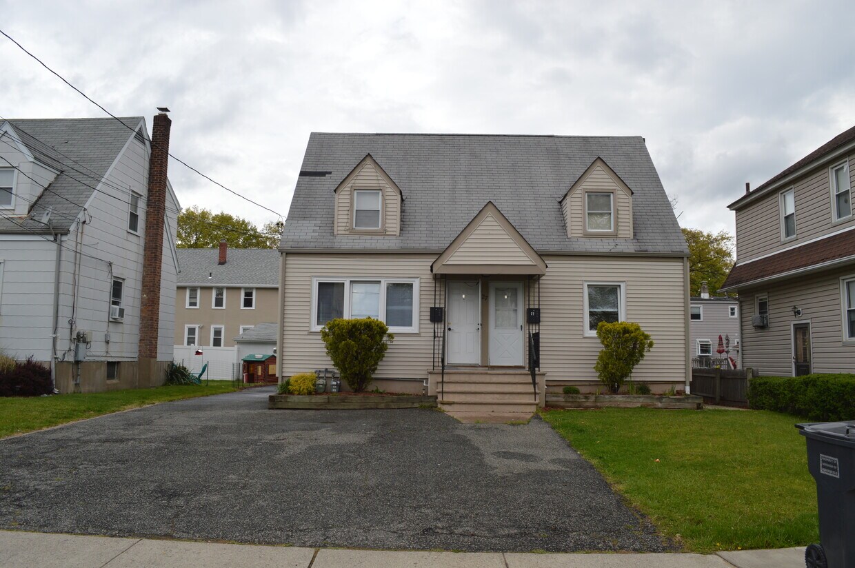 Primary Photo - 27 Reid Ave