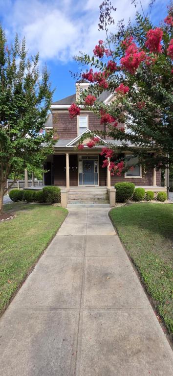 Primary Photo - 713 Camden Ave